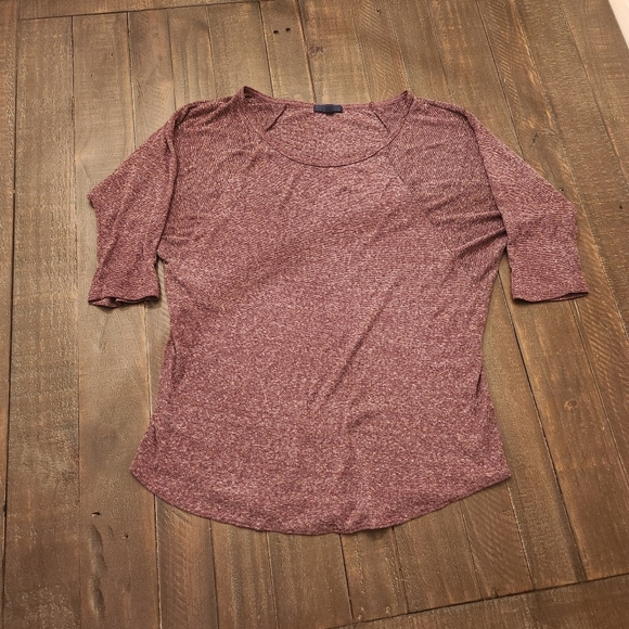 Gap Bundle Sweatshirt and quarter sleeve shirt. Size M - Picture 4 of 6